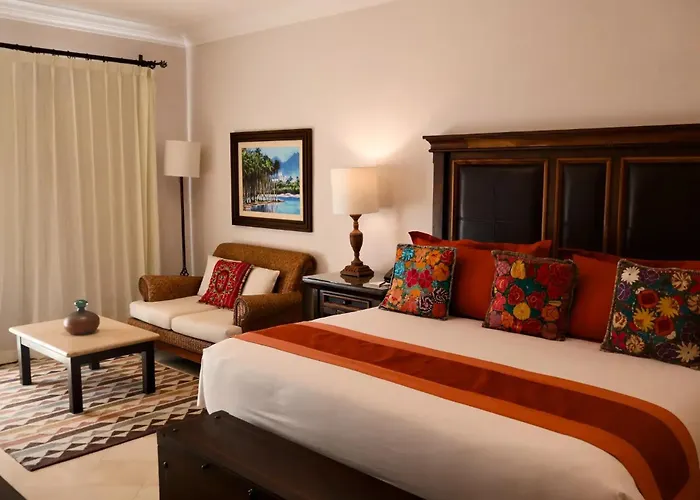 Aparthotel Gorgeous In Cabo With Ocean And Lands End View, Private Swimmable Beach, Pools, Sleeps 8