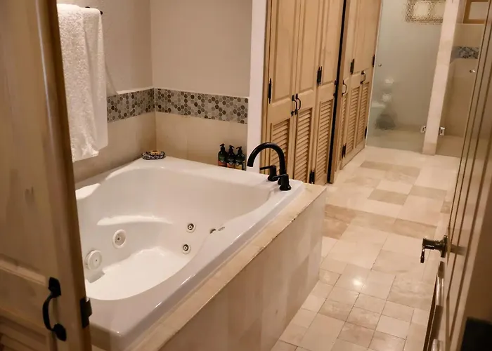 Aparthotel Gorgeous In Cabo With Ocean And Lands End View, Private Swimmable Beach, Pools, Sleeps 8 4*