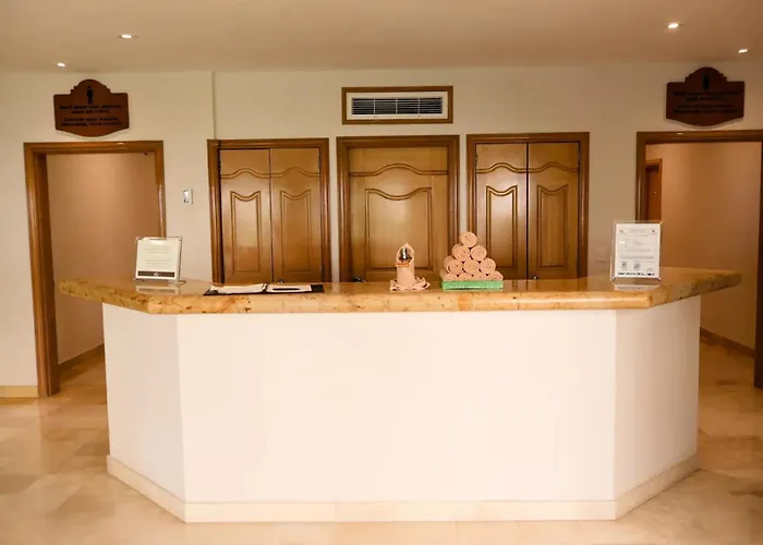 Aparthotel Gorgeous In Cabo With Ocean And Lands End View, Private Swimmable Beach, Pools, Sleeps 8 Cabo San Lucas