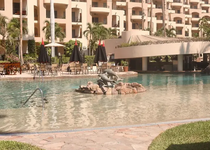 Aparthotel Gorgeous In Cabo With Ocean And Lands End View, Private Swimmable Beach, Pools, Sleeps 8 Cabo San Lucas