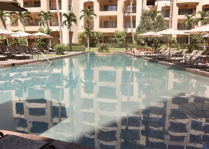Gorgeous In Cabo With Ocean And Lands End View, Private Swimmable Beach, Pools, Sleeps 8 4* Cabo San Lucas